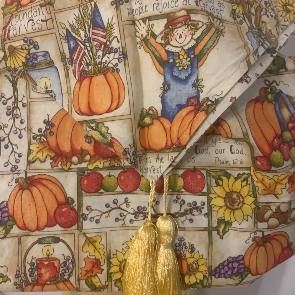 Reversible fall/winter table runner